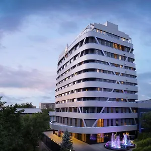 5* فندق دبل تري باي هيلتون، ألماتي